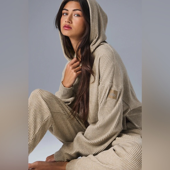 ALO Yoga Tops - ALO Yoga Muse Cropped Soft Ribbed Knit Hoodie in Gravel Heather Medium
